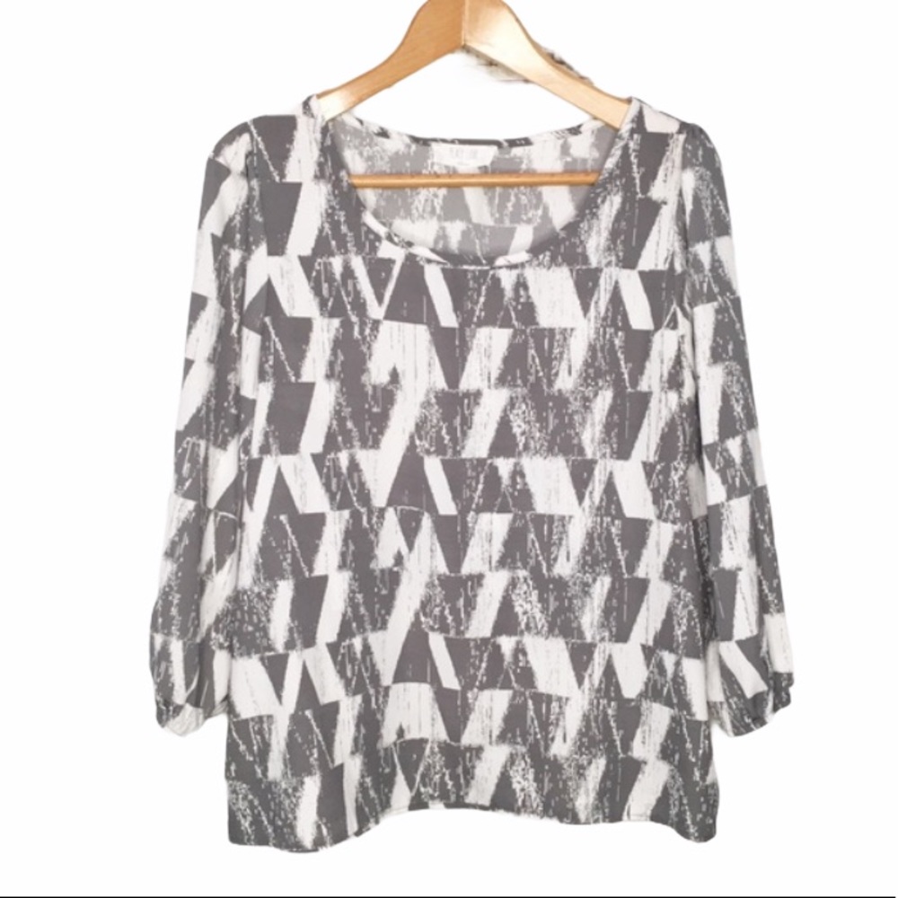 PEACH LOVE Gray White Print Tunic Top S